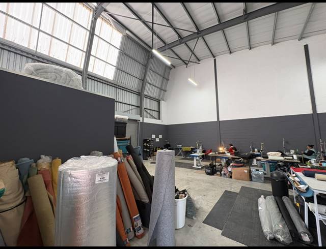 322M² WAREHOUSE TO LET IN FIRGROVE